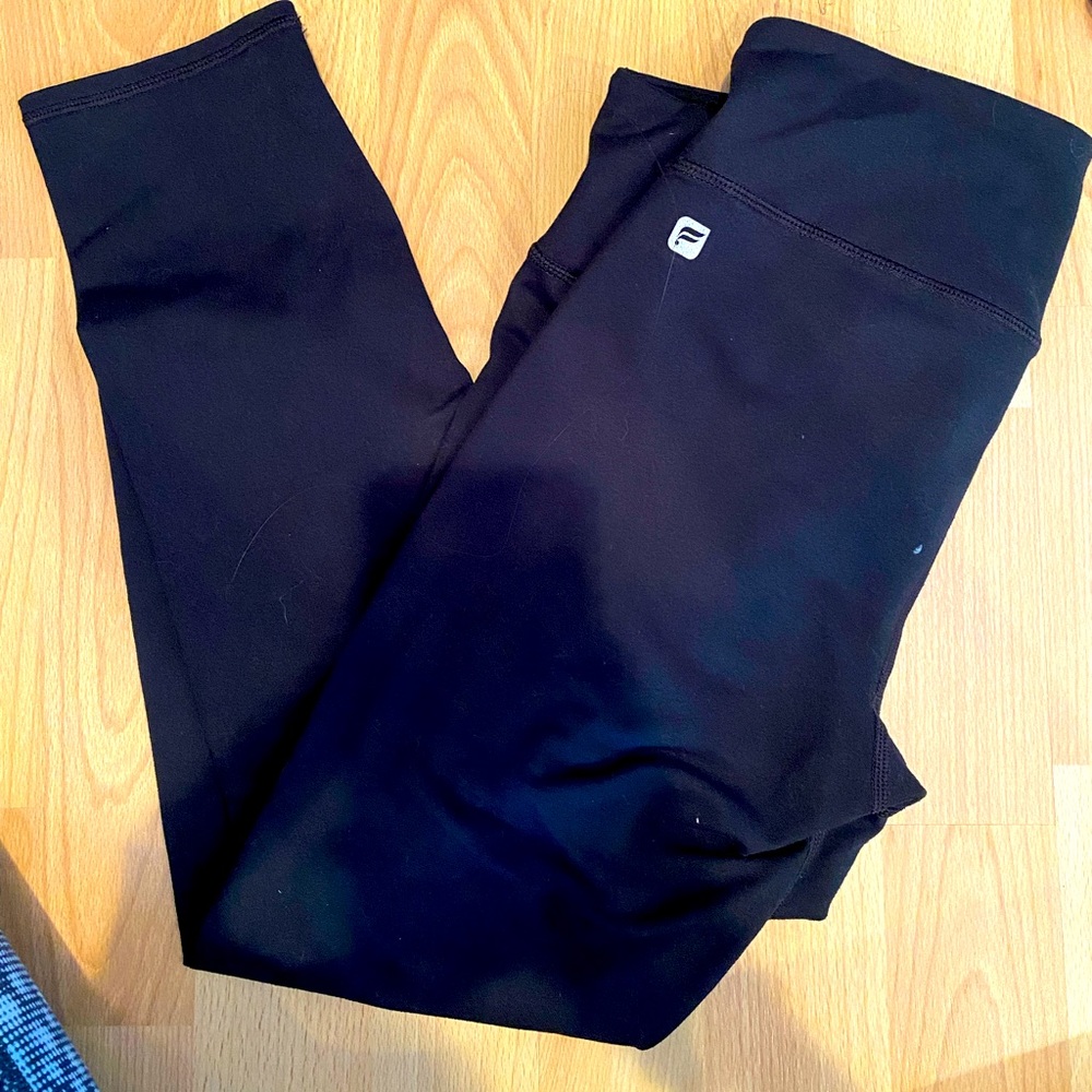 Black crop fabletics leggings